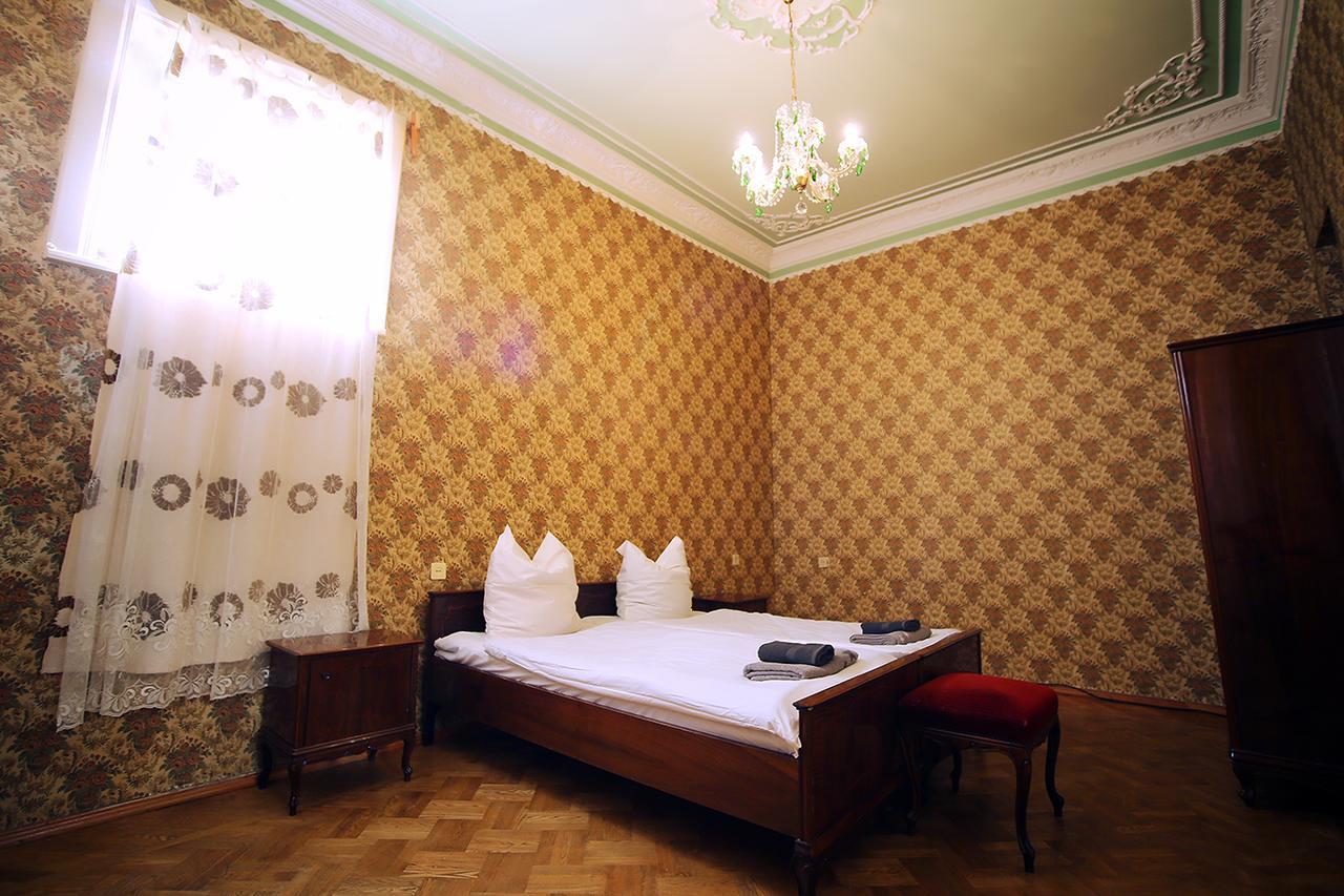 Guest House Old Кутаиси Екстериор снимка