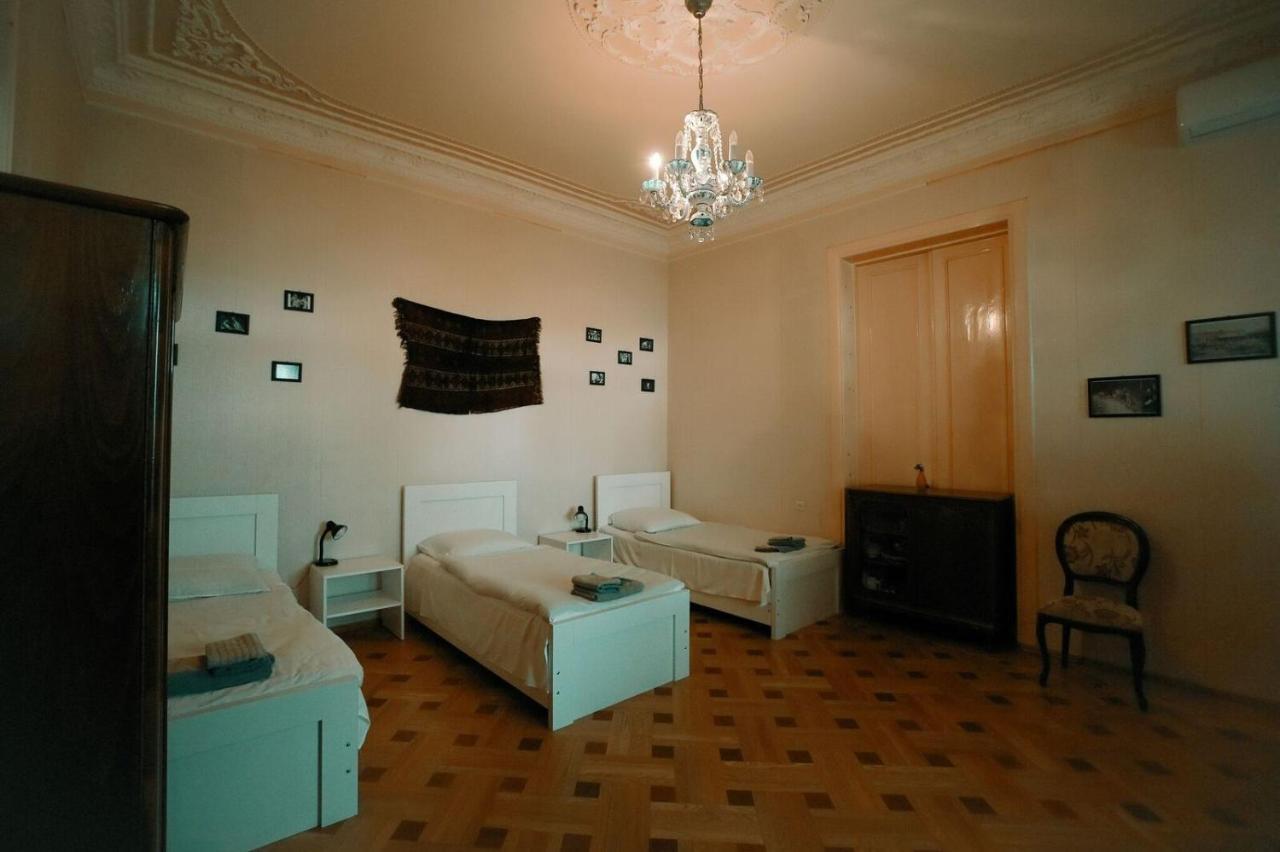 Guest House Old Кутаиси Екстериор снимка