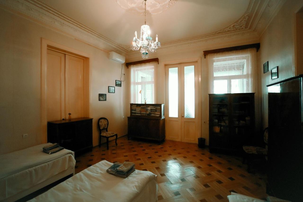 Guest House Old Кутаиси Екстериор снимка